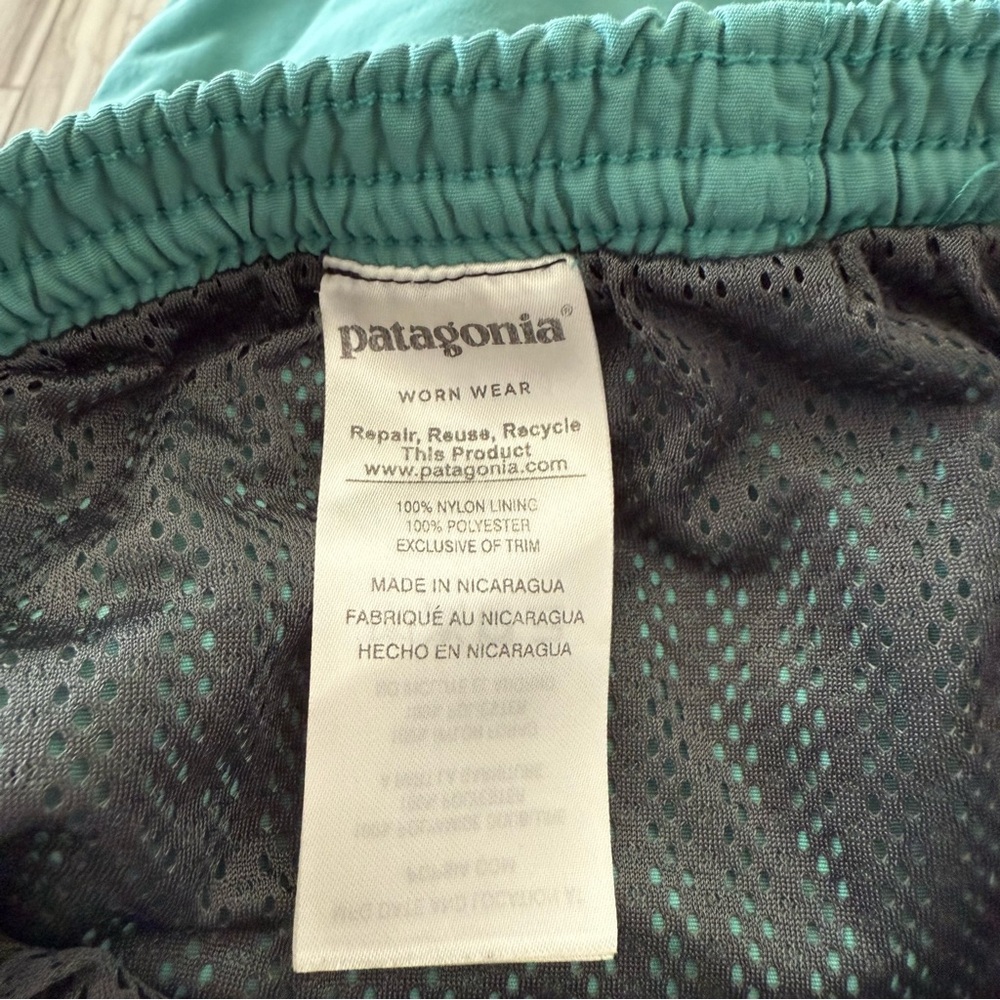 Patagonia Baggies shorts. EUC - Picture 3 of 4